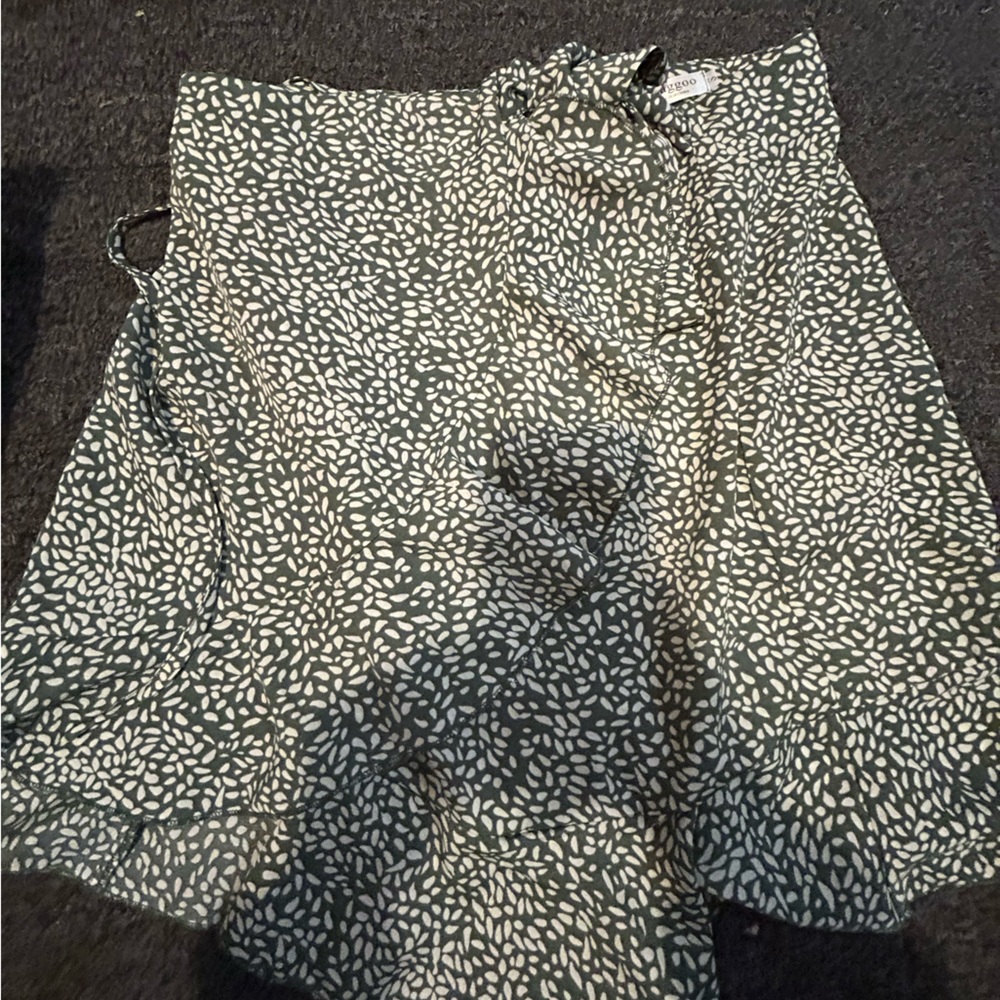 Green and White Patterned Wrap Skirt